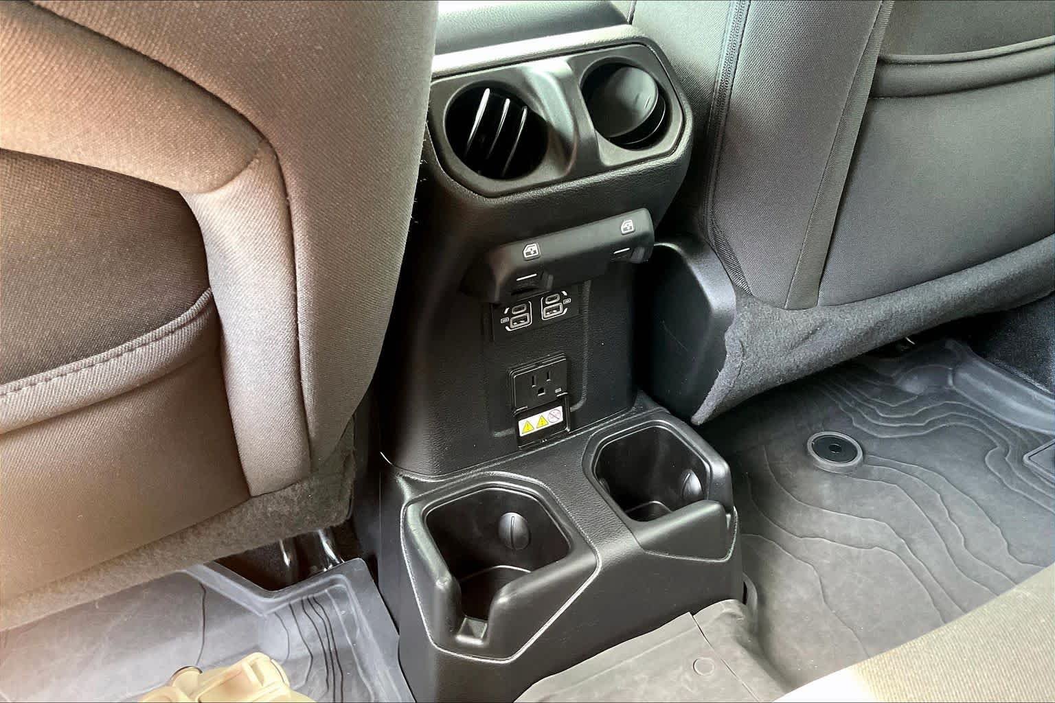 Used 2023 Bright White Clearcoat Jeep Rubicon image 33