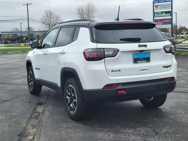Used 2024 Red Hot Pearlcoat Jeep Trailhawk image 4