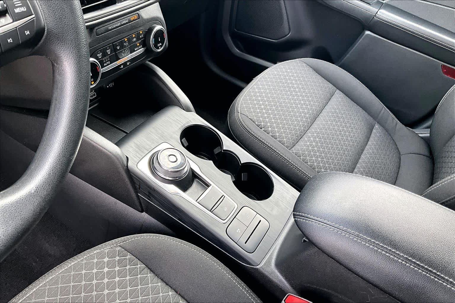 Used 2025 Agate Black Metallic Ford Active image 14