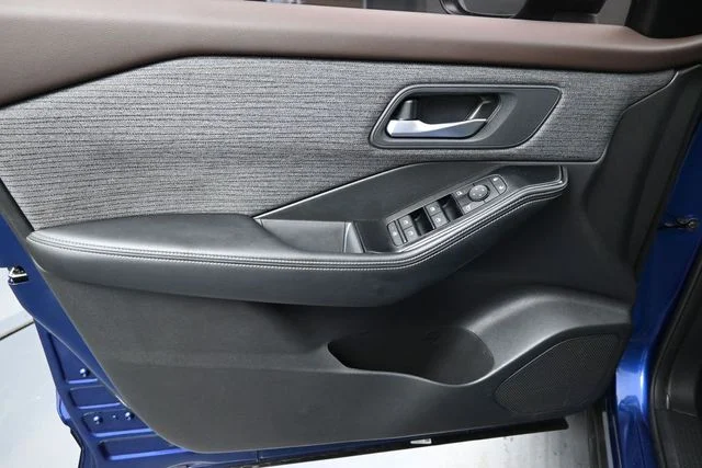 2023 Nissan Rogue SV - Photo 18