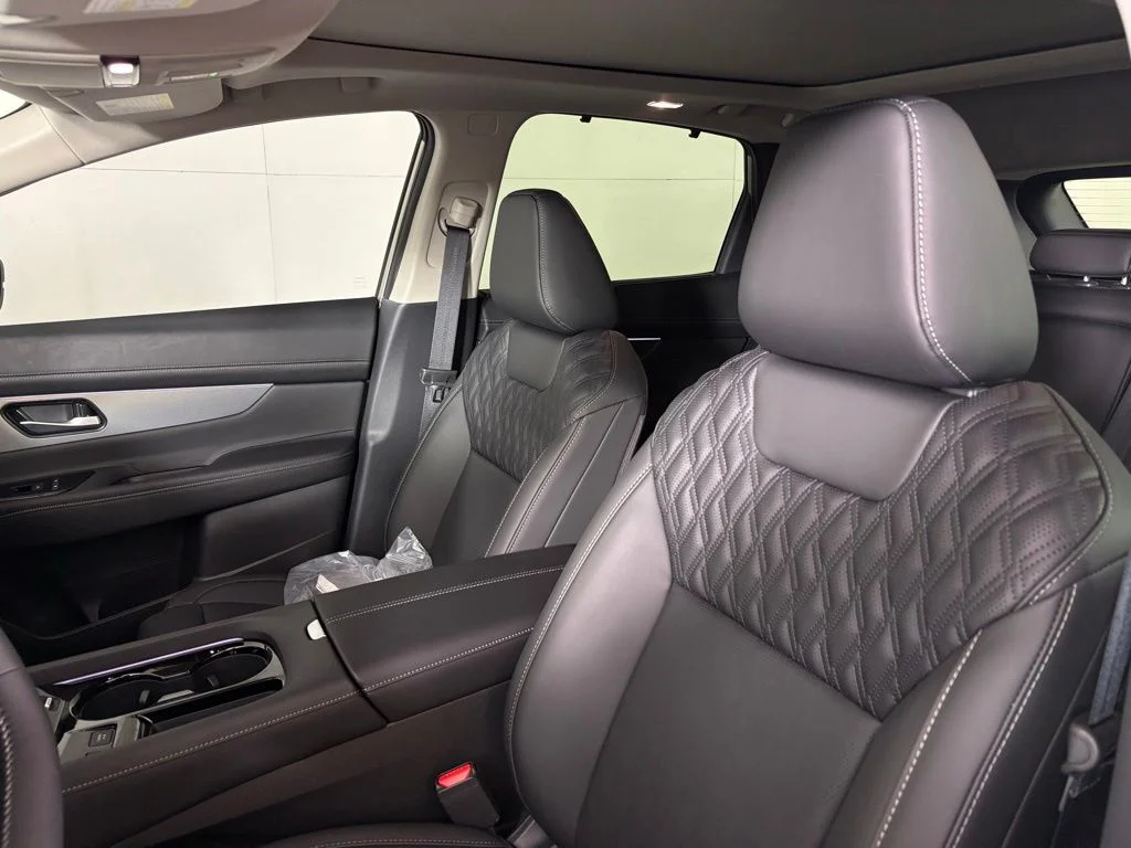 New 2026 Champagne Silver Metallic Nissan Platinum image 18