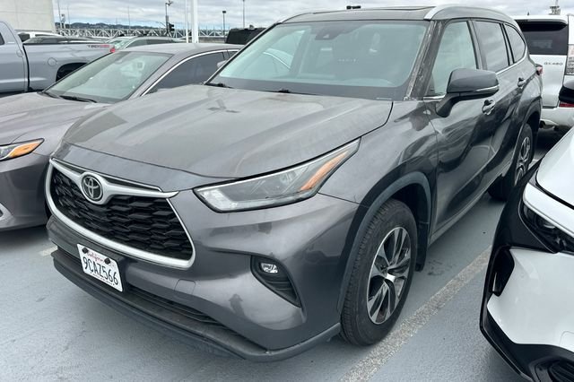 Used 2022 Gray Toyota XLE image 2