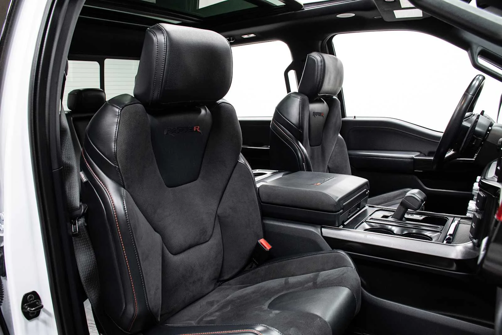 2023 Ford F-150 Raptor - Photo 26