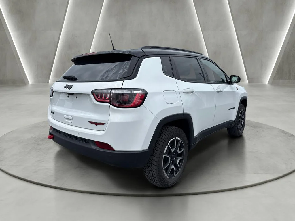 2025 Jeep Compass Trailhawk - Photo 7