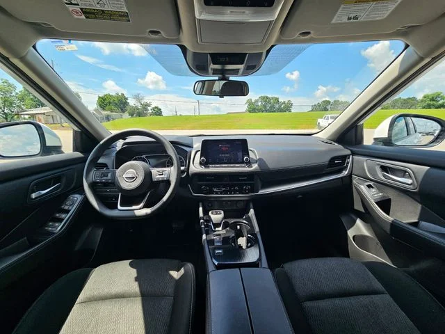 Used 2024 White Nissan SV image 12