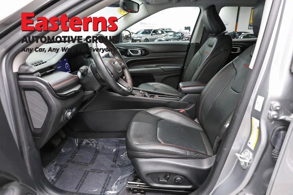 Used 2022 Silver Jeep Trailhawk image 14