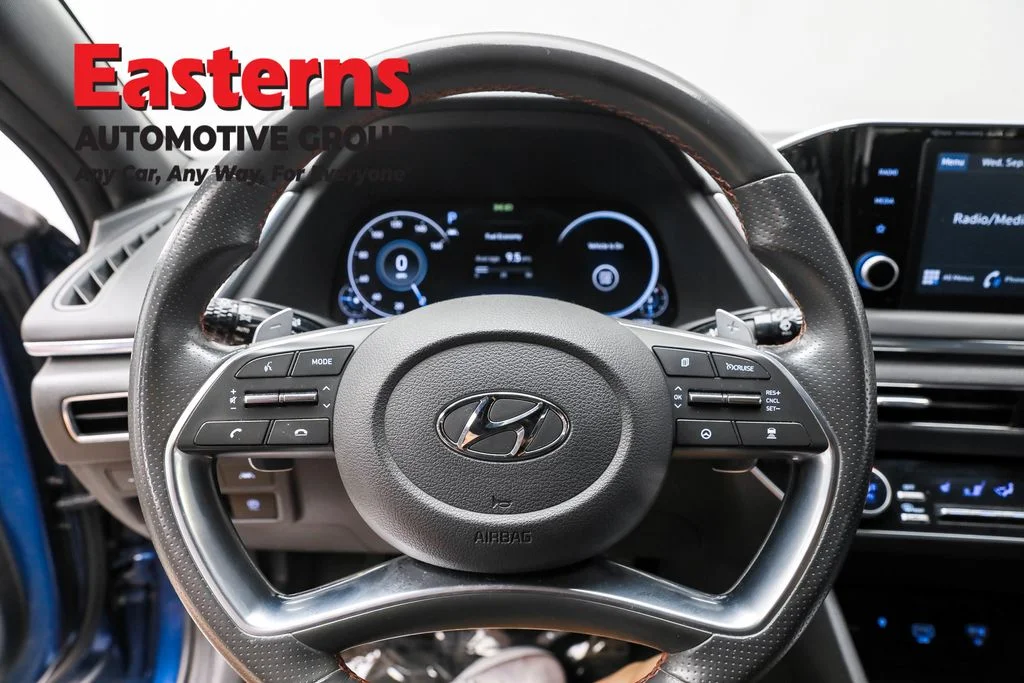 Used 2020 Blue Hyundai SEL Plus image 10