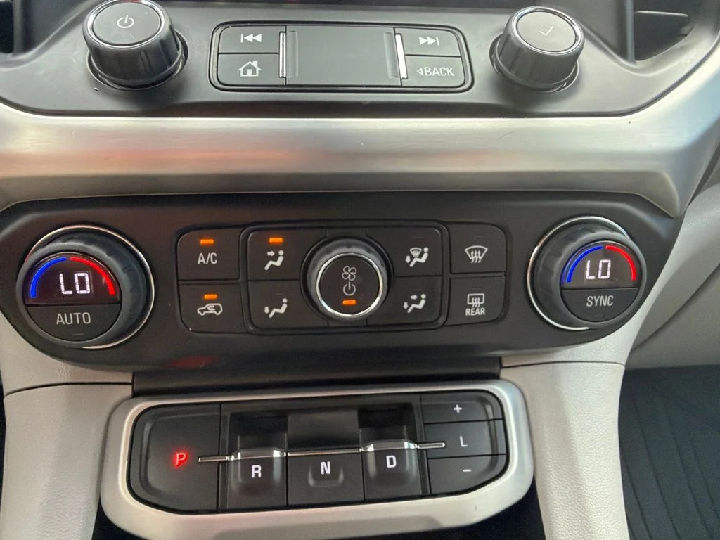 Used 2023 Summit White GMC SLT image 28