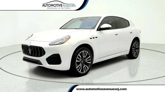 2023 Maserati Grecale GT AWD w/ Nerissimo Pkg & Driver Assistance Pkg L1