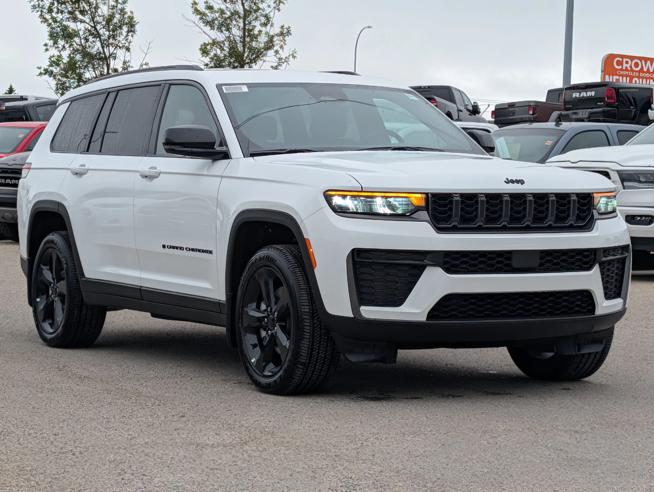 New 2026 White Jeep Altitude - - 4x4 - 20 Gloss Black Wheels - Remote Start - Capri Leatherette & More! image 2