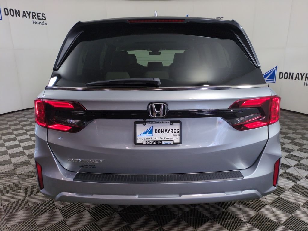 New 2026 Solar Silver Metallic Honda EX-L image 4