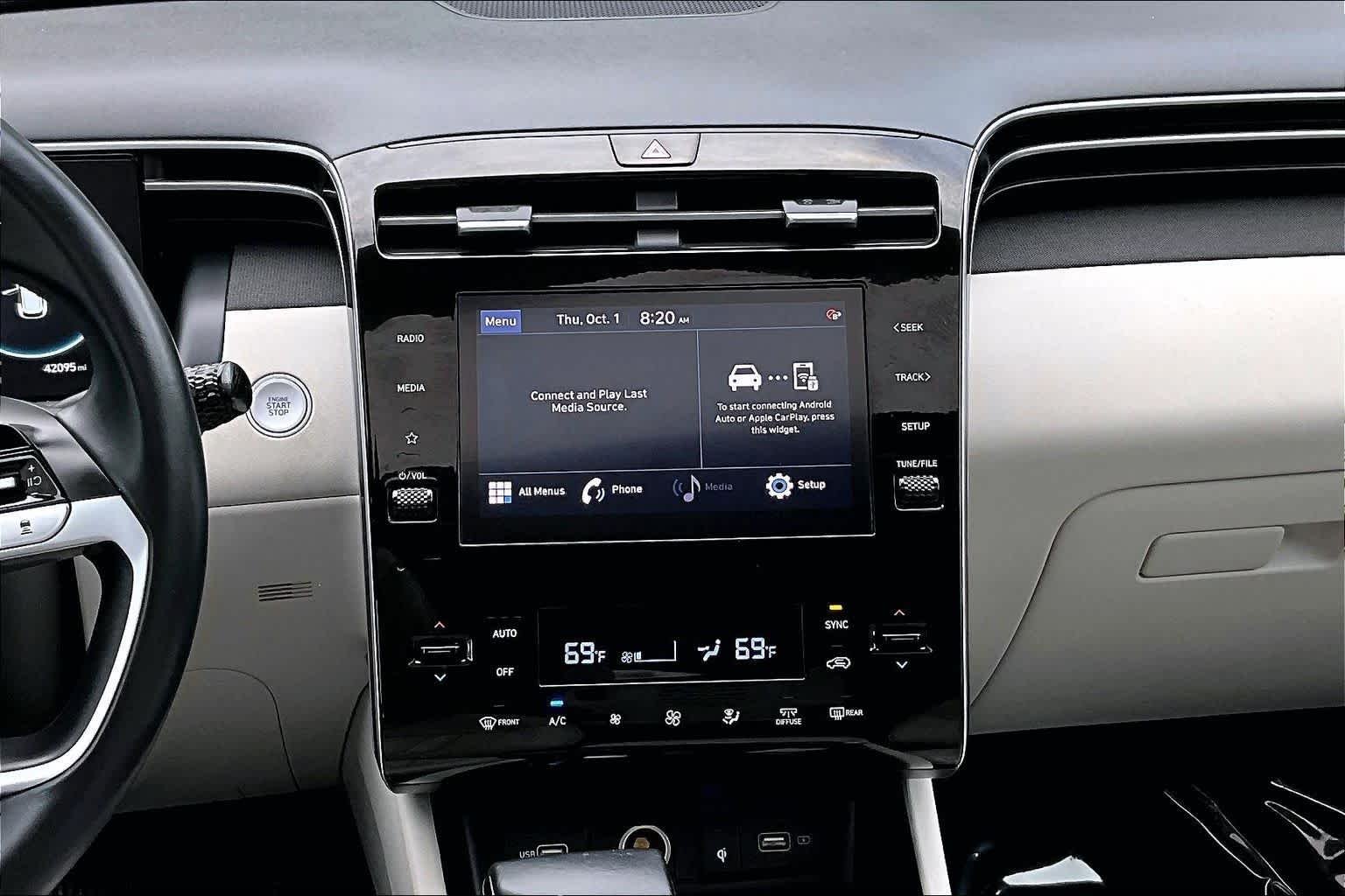 Used 2022 Quartz White Hyundai SEL image 13