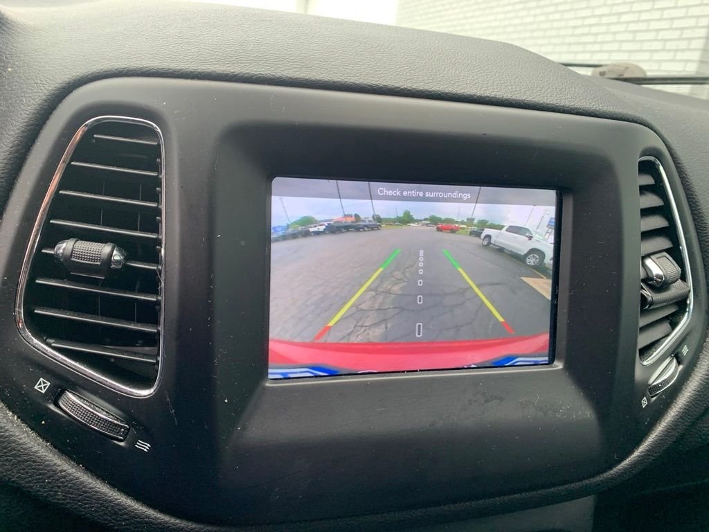 Used 2019 Redline Pearlcoat Jeep Latitude image 23