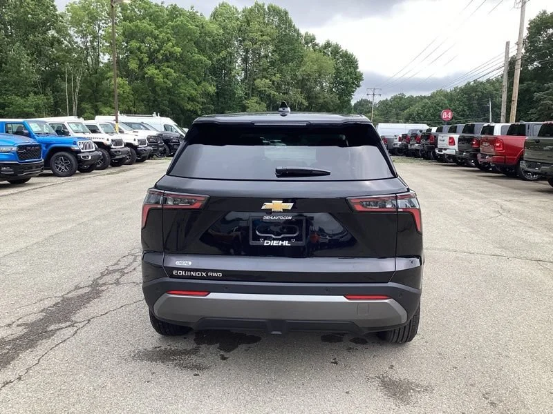 2027 Chevrolet Equinox LT - Photo 6