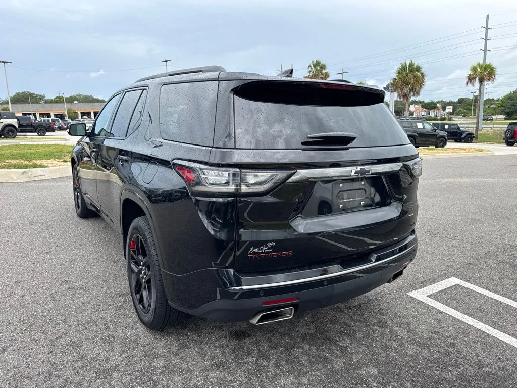 Used 2018 Black Metallic Chevrolet Premier image 3