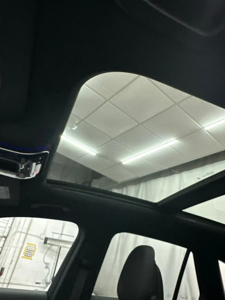 New 2027 White Mercedes-Benz GLC 300 image 21