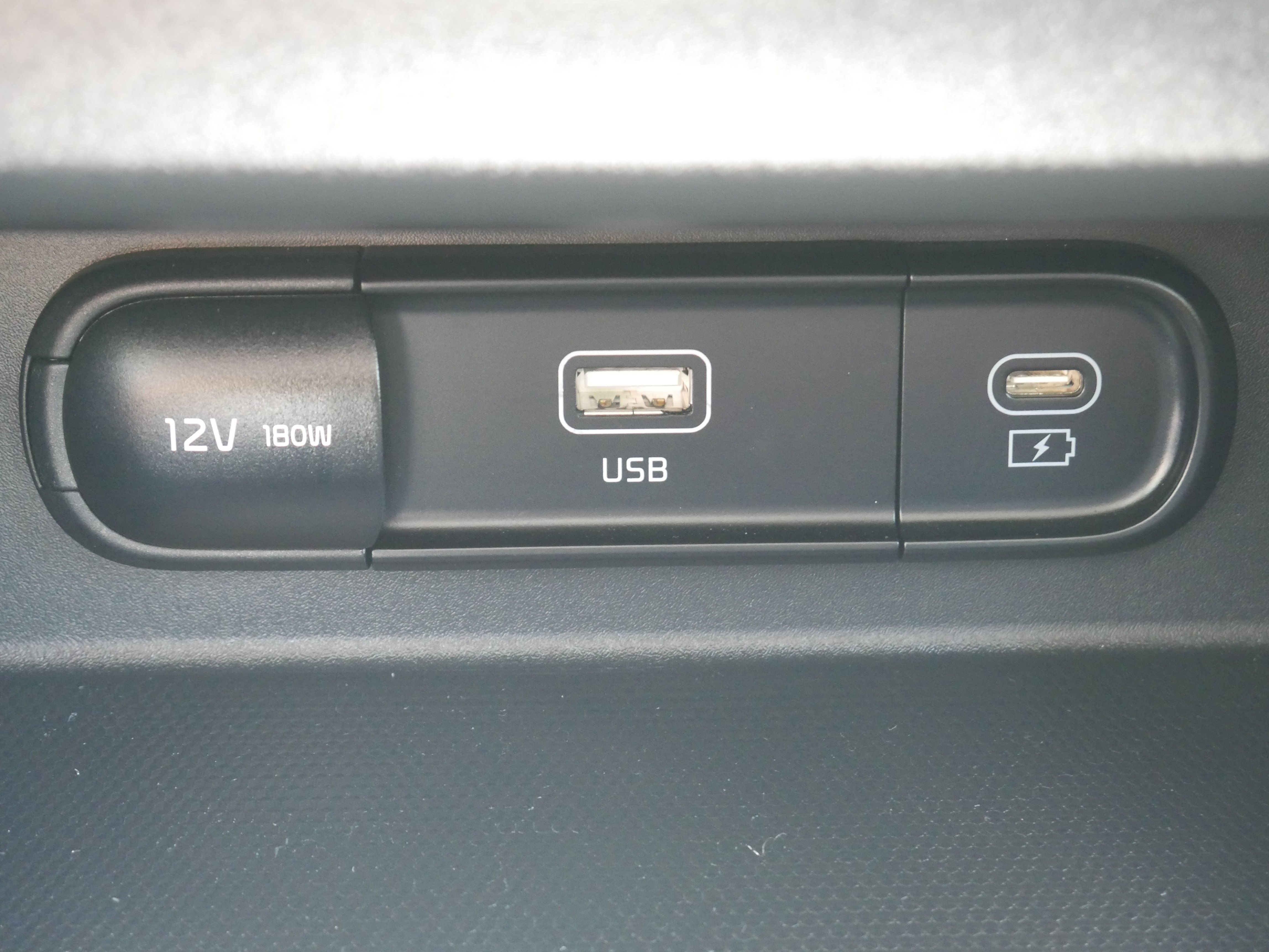 Used 2025 Neptune Blue Kia X-Line image 21