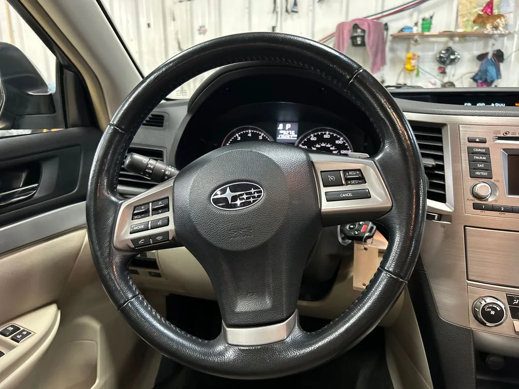 Used 2014 Blue Subaru 2.5i Premium image 19