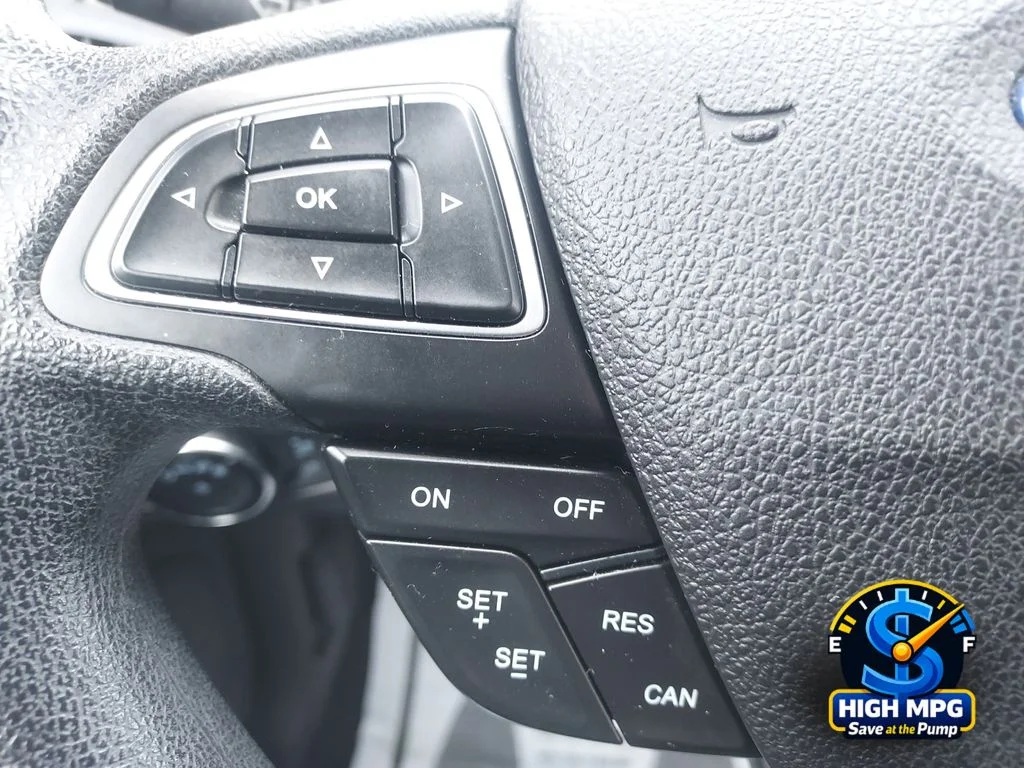 Used 2015 Silver Ford SE image 23
