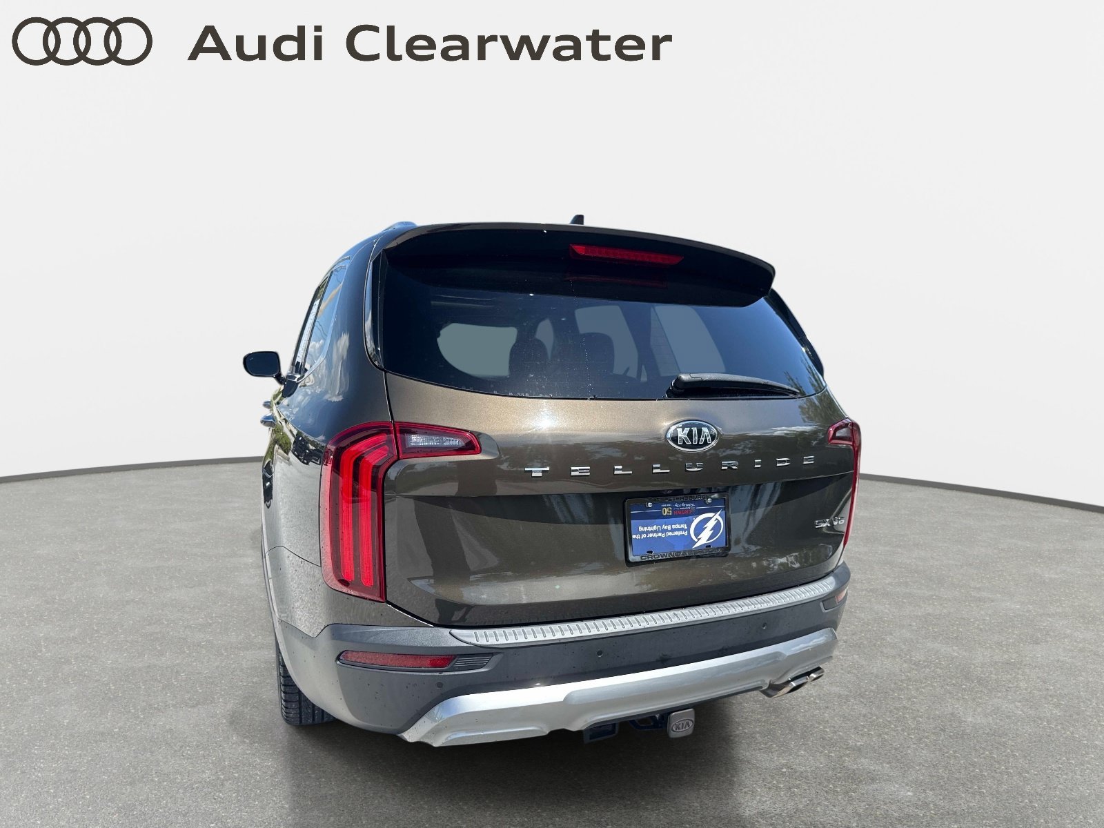 Used 2020 Dark Moss Kia SX image 8