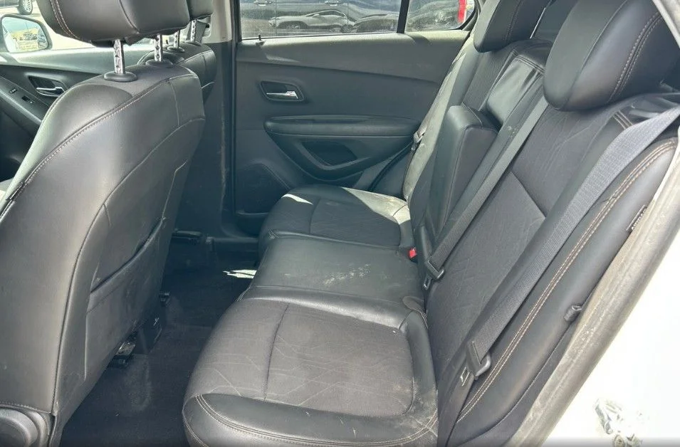 Used 2019 White Chevrolet LT image 7