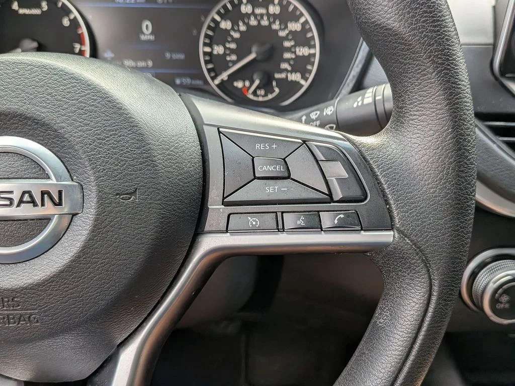 Used 2022 Silver Nissan 2.5 SV image 14