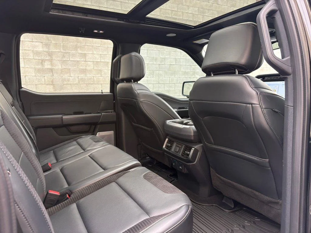2023 Ford F-150 Raptor - Photo 16