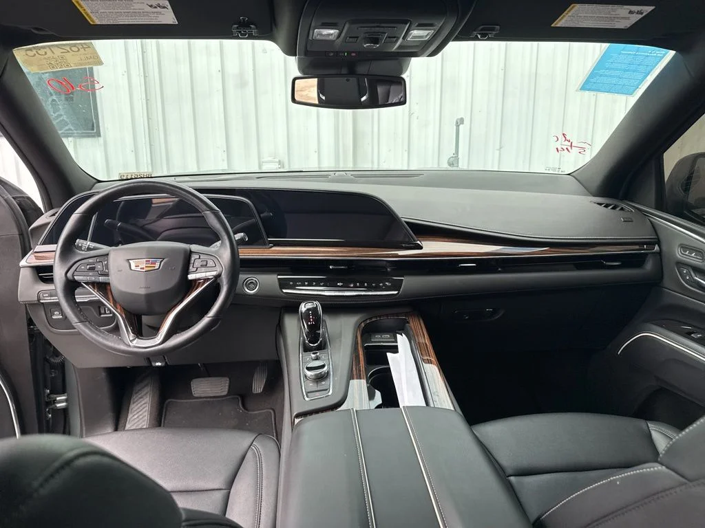 Used 2024 Green Cadillac Luxury image 9