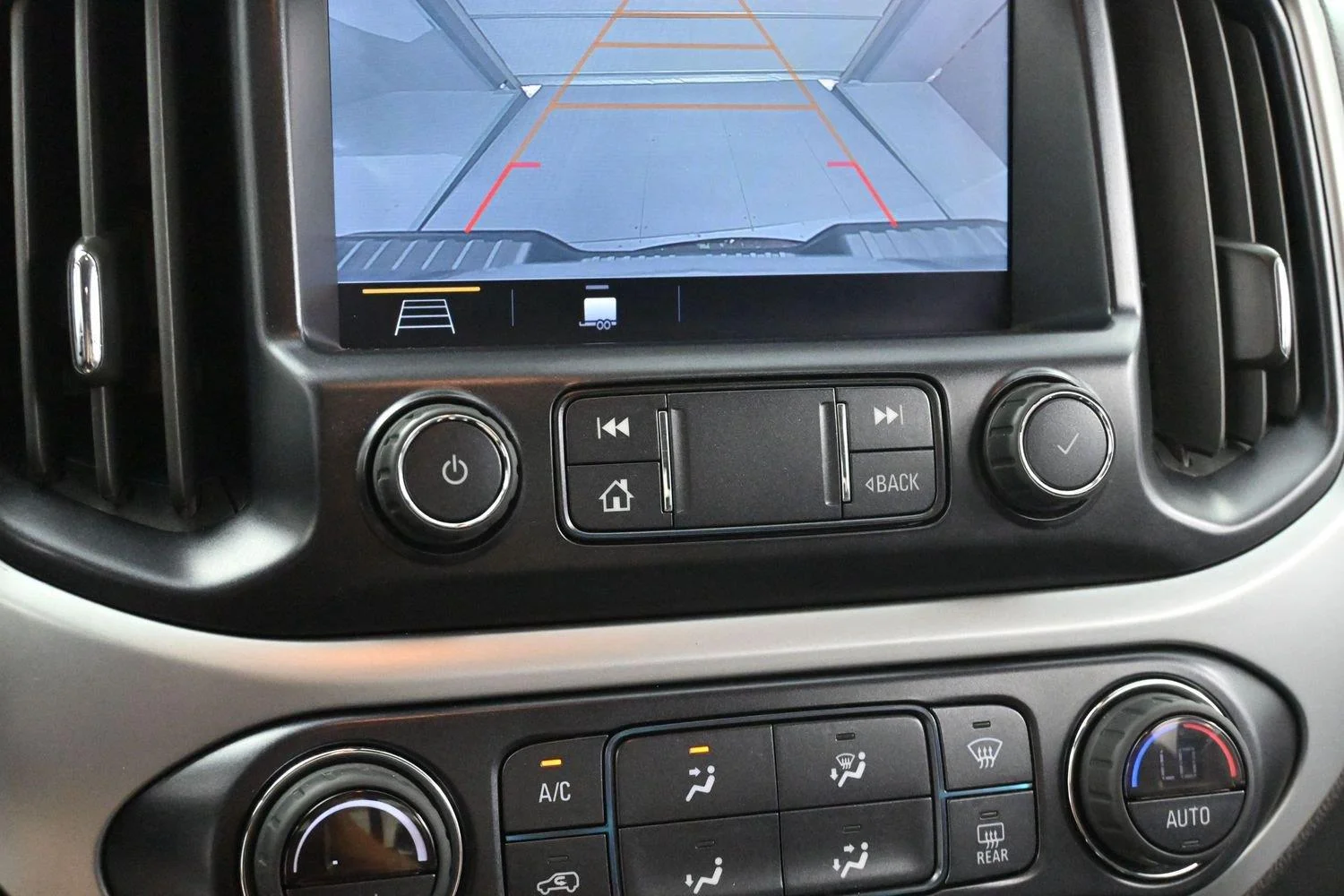 Used 2020 KINETIC BLUE METALLIC Chevrolet 4WD ZR2 image 23