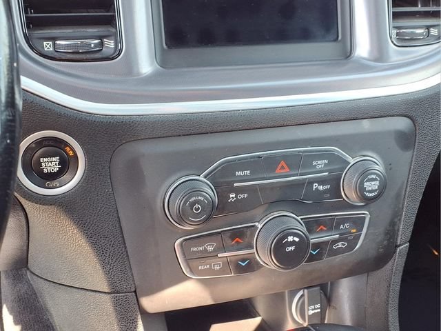 Used 2020 Black Dodge SXT RWD image 8