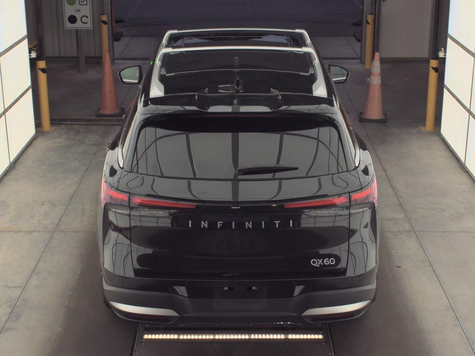 Certified Used 2026 Black INFINITI LUXE image 7