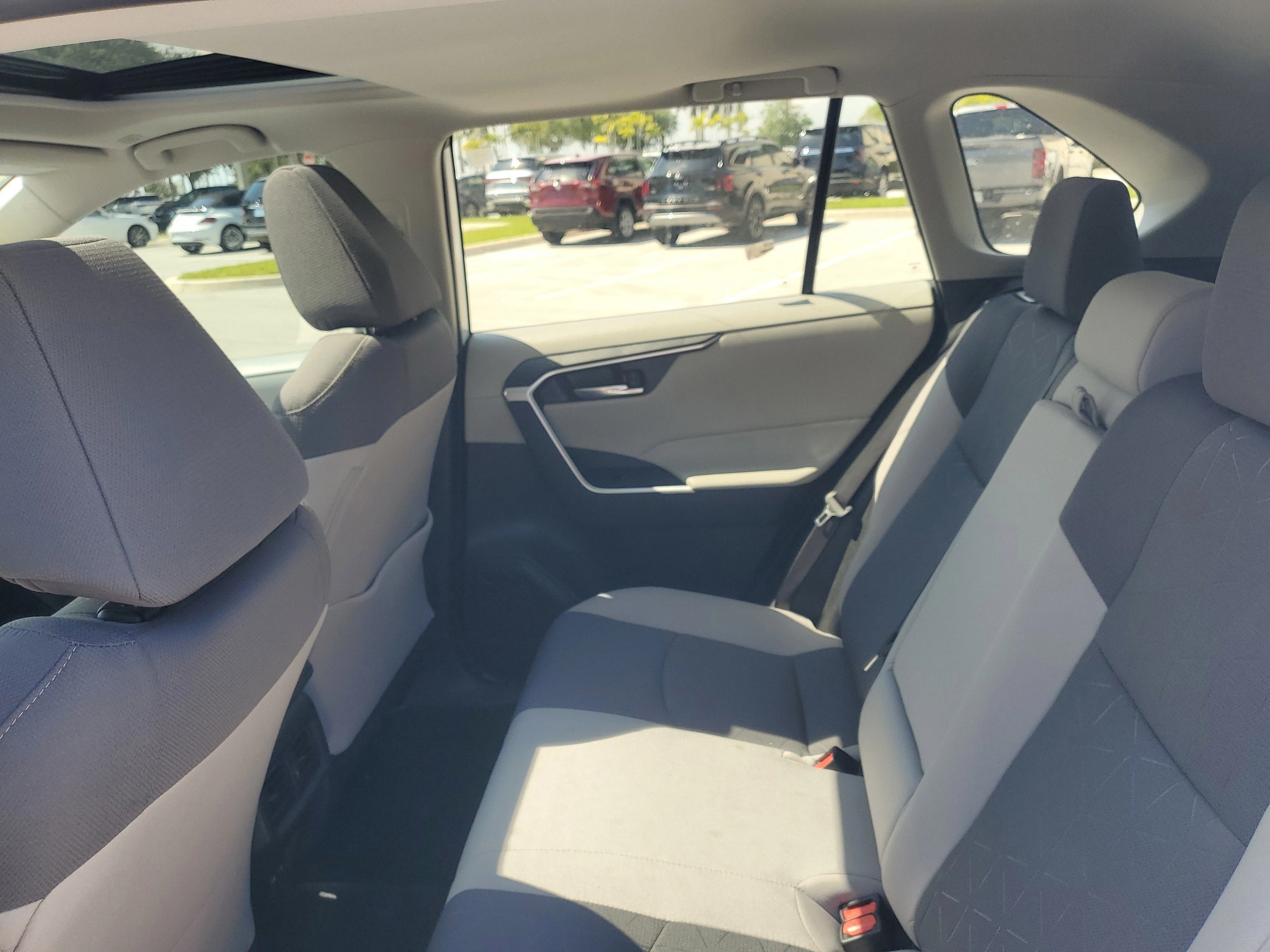 Used 2024 Ice Toyota Hybrid XLE image 12