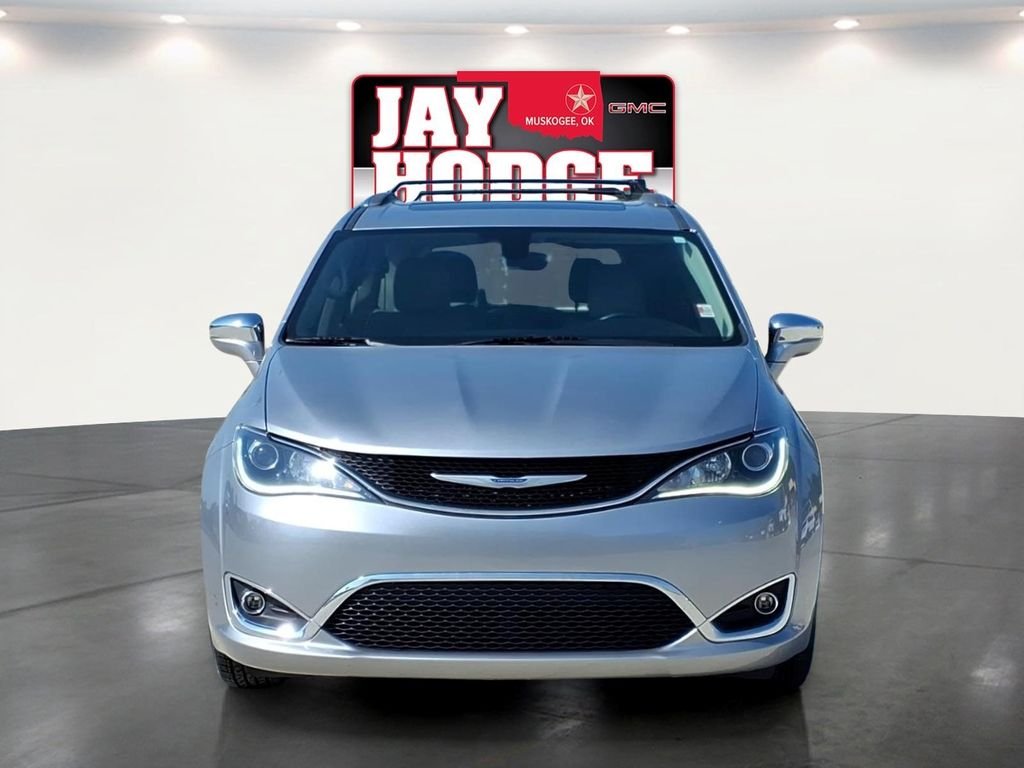 Used 2020 Silver Chrysler Limited image 2