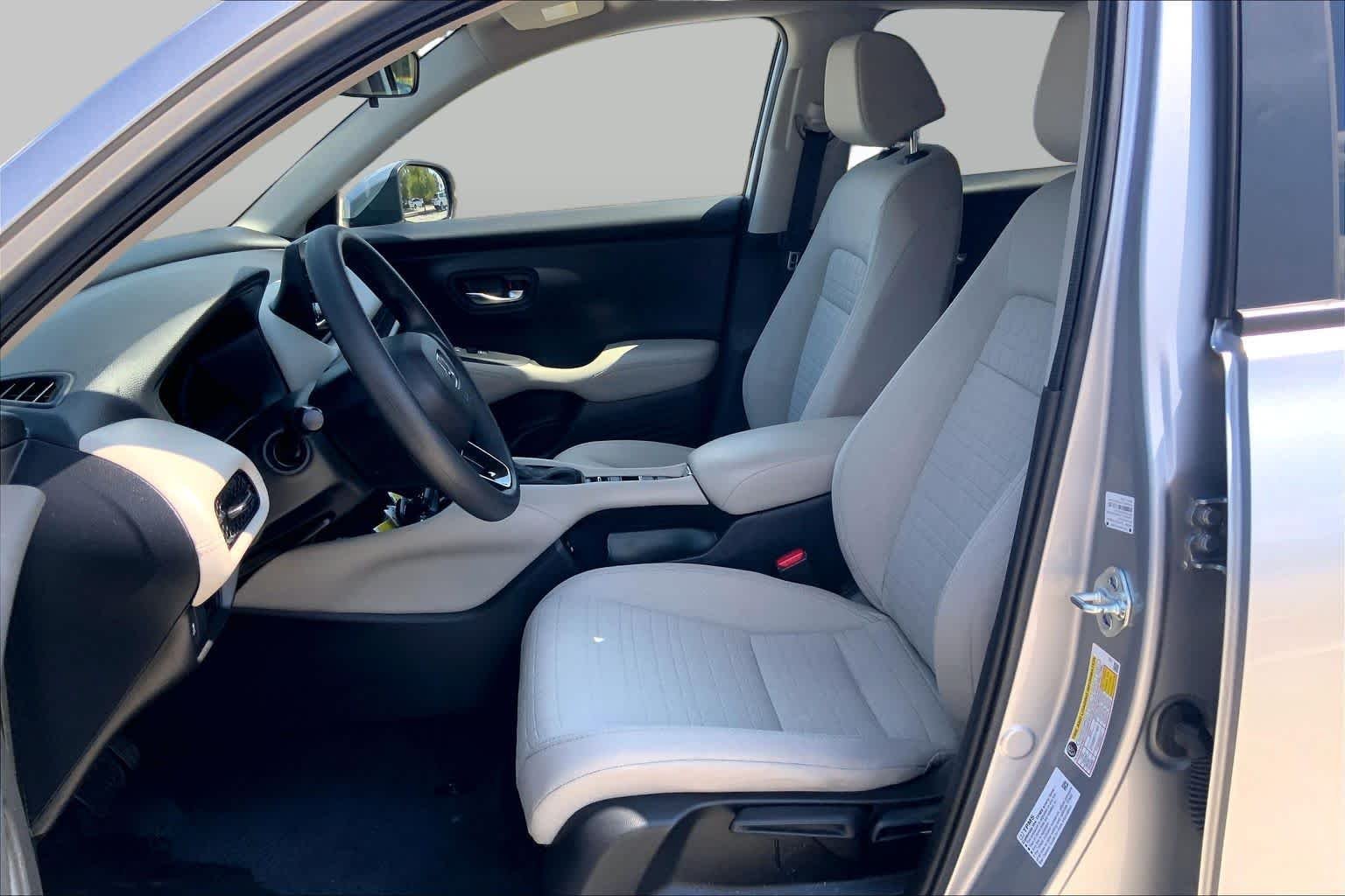 Used 2026 Solar Silver Metallic Honda LX image 8