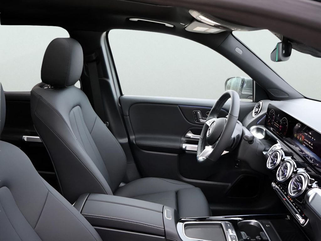 New 2026 Mountain Grey Metallic Mercedes-Benz GLB 250 image 10