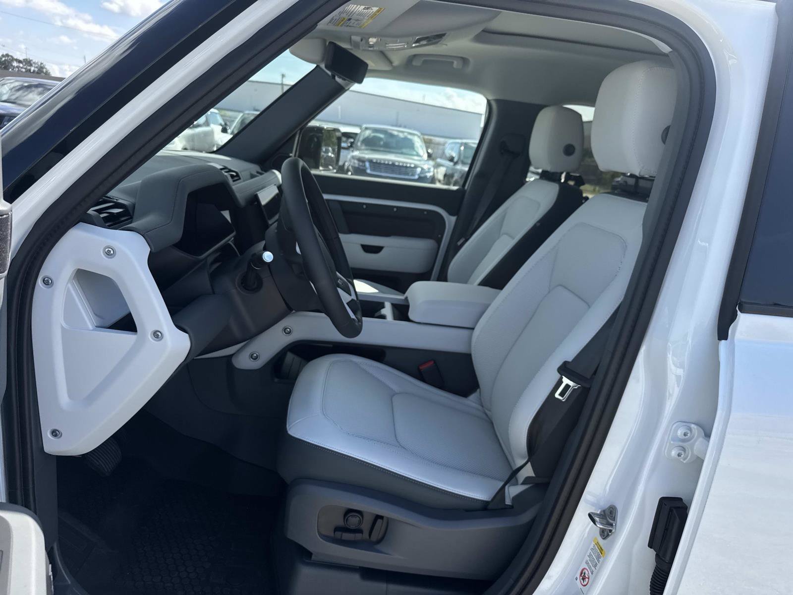 New 2026 Fuji White Land Rover S image 10