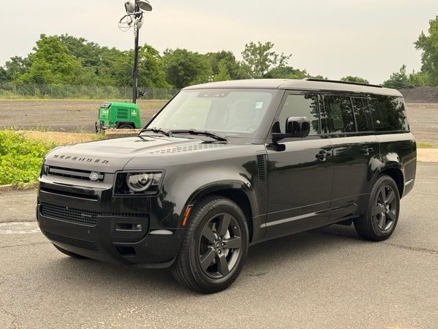 Certified Used 2023 Black Land Rover X-Dynamic SE image 1