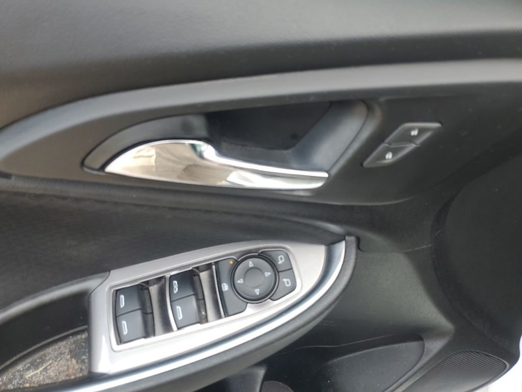 Used 2019 White Chevrolet LT image 16