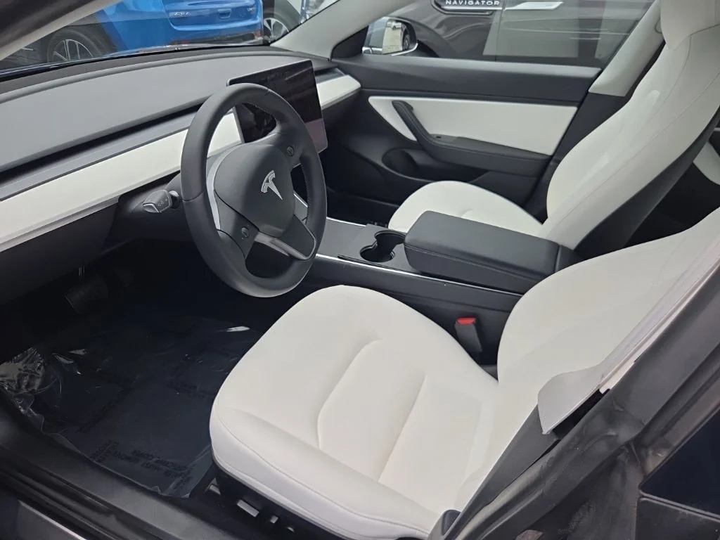 Used 2020 Silver Tesla Long Range image 3