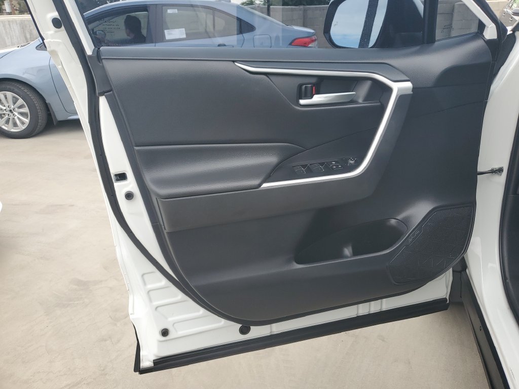 Certified Used 2023 Ice Toyota XLE image 21