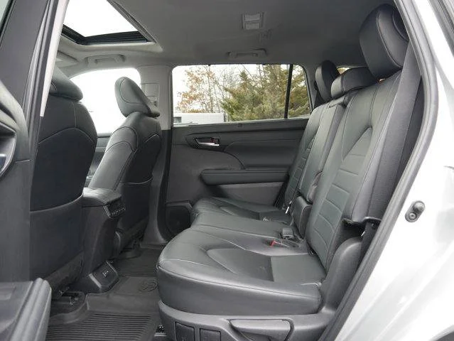 Used 2024  Toyota  image 15