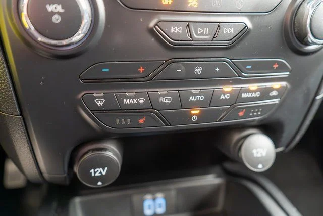 Used 2023 Black Ford XLT image 22
