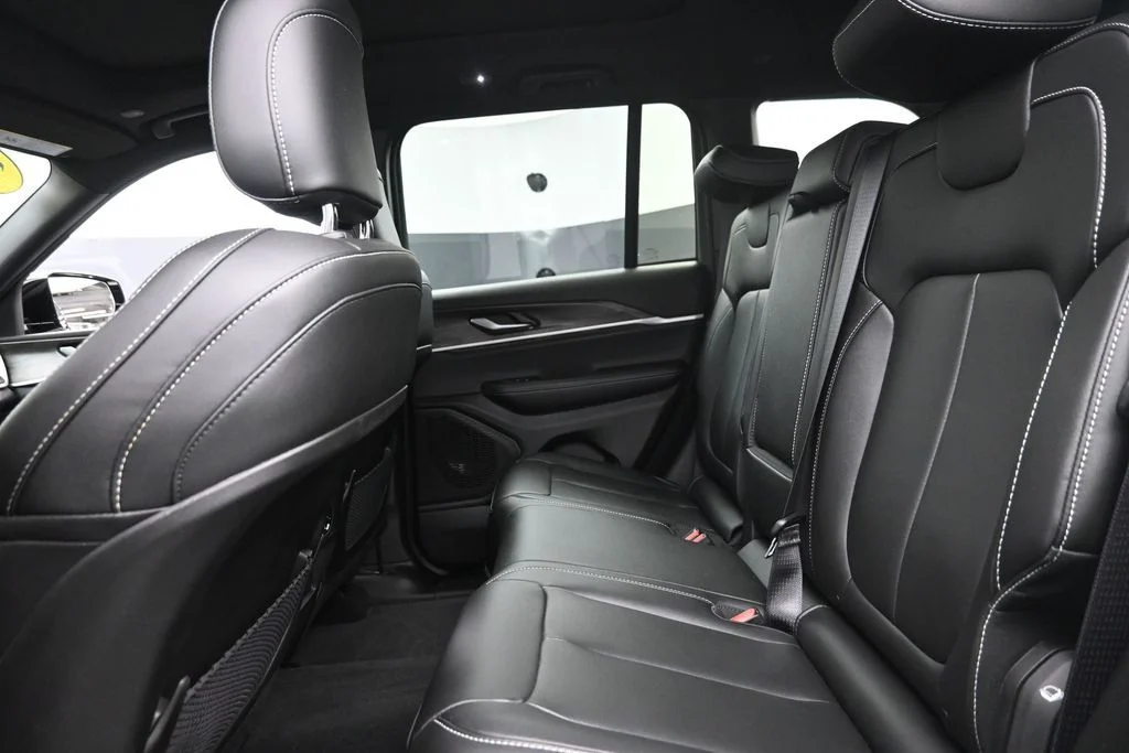Used 2025 White Jeep Limited image 15
