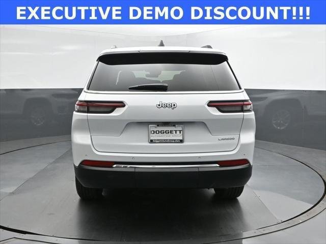 New 2026 Bright White Clear-Coat Exterior Paint Jeep Laredo X image 8