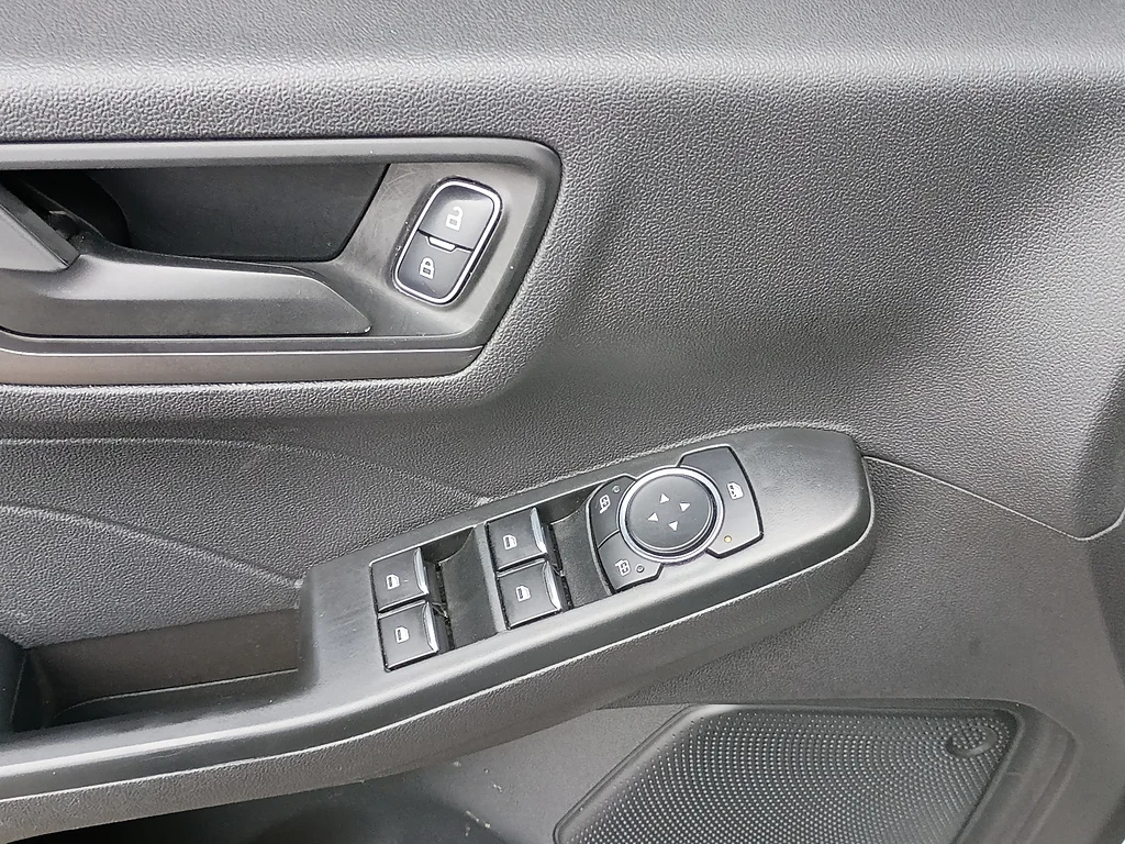 Used 2025 Oxford White Ford Active image 16