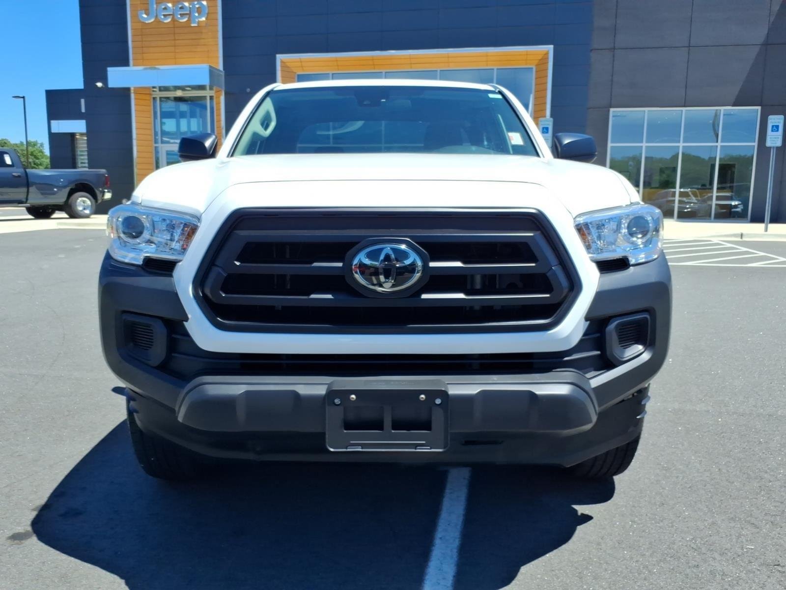 Used 2022 White Toyota SR image 12