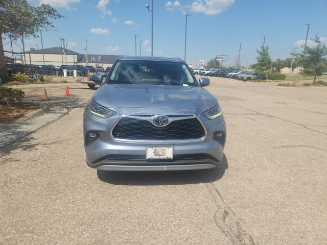 Used 2021 Blue Toyota Platinum image 4