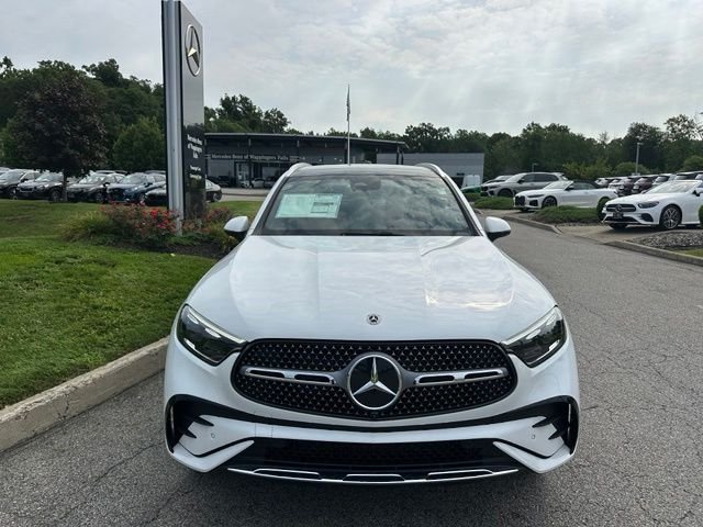 New 2026 MANUFAKTUR Moonlight White Metallic Mercedes-Benz GLC 300 image 8