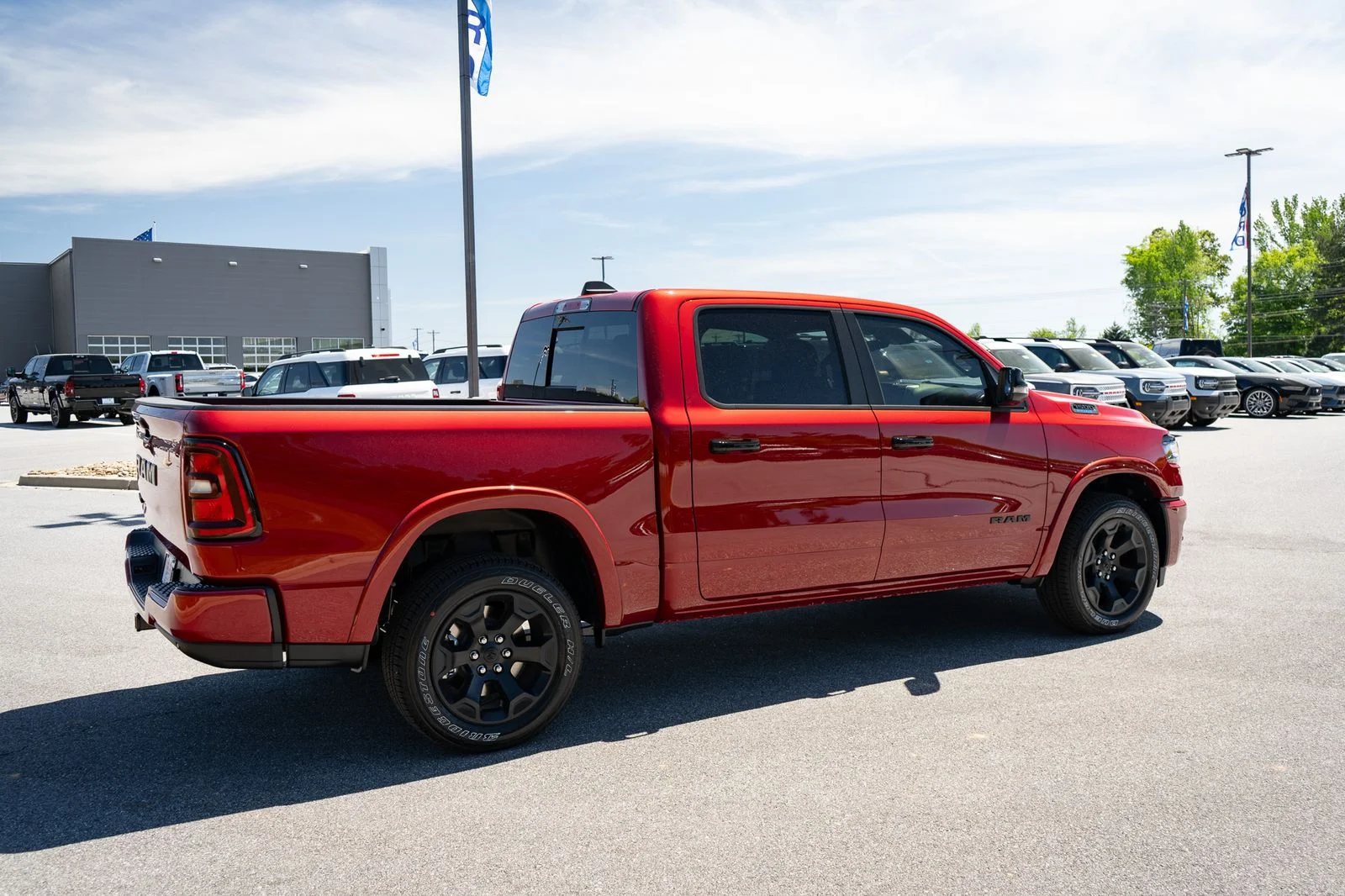 New 2026 Molten Red Pearl-Coat Exterior Paint RAM Big Horn/Lone Star image 10