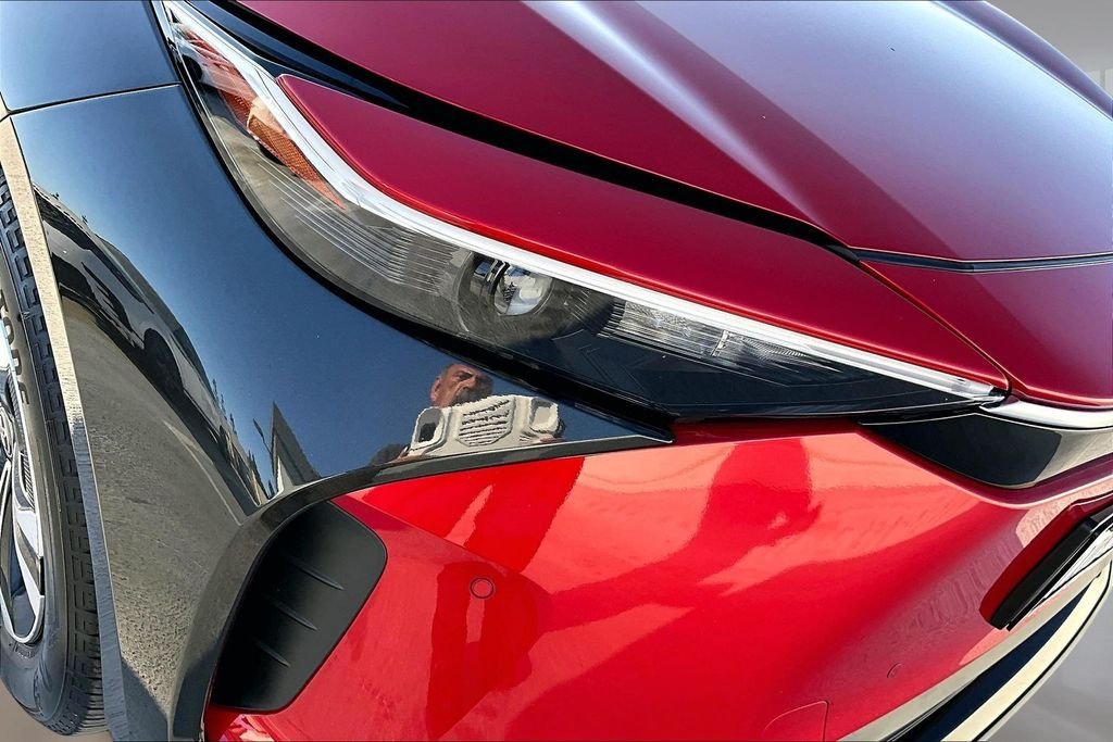 Used 2024 Supersonic Red Toyota XLE image 30